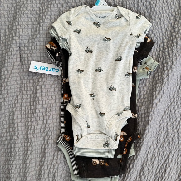 Carter's Other - ⚠️Carter's 5 Onesie Set⚠️